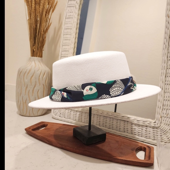 White Fedora Jazz Hat - Picture 2 of 3